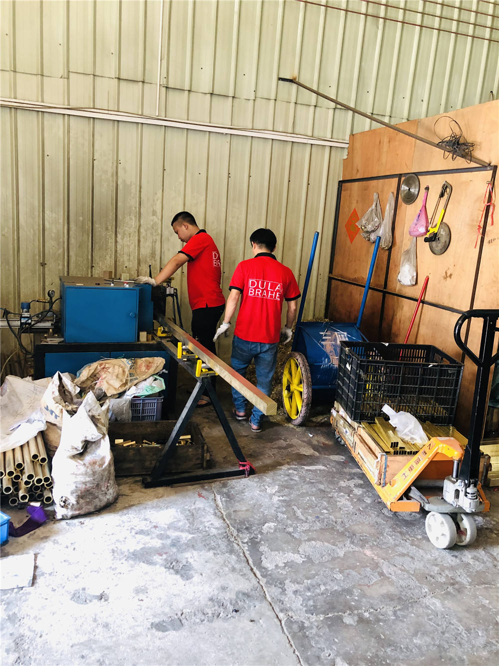 kitchen pull out faucets